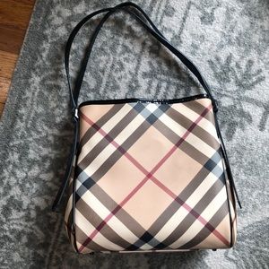 Burberry purse